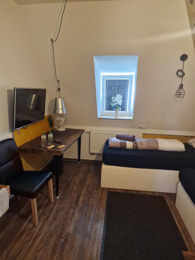 Victory Guesthouse - Handwerker Pension Bielefeld Luaran gambar